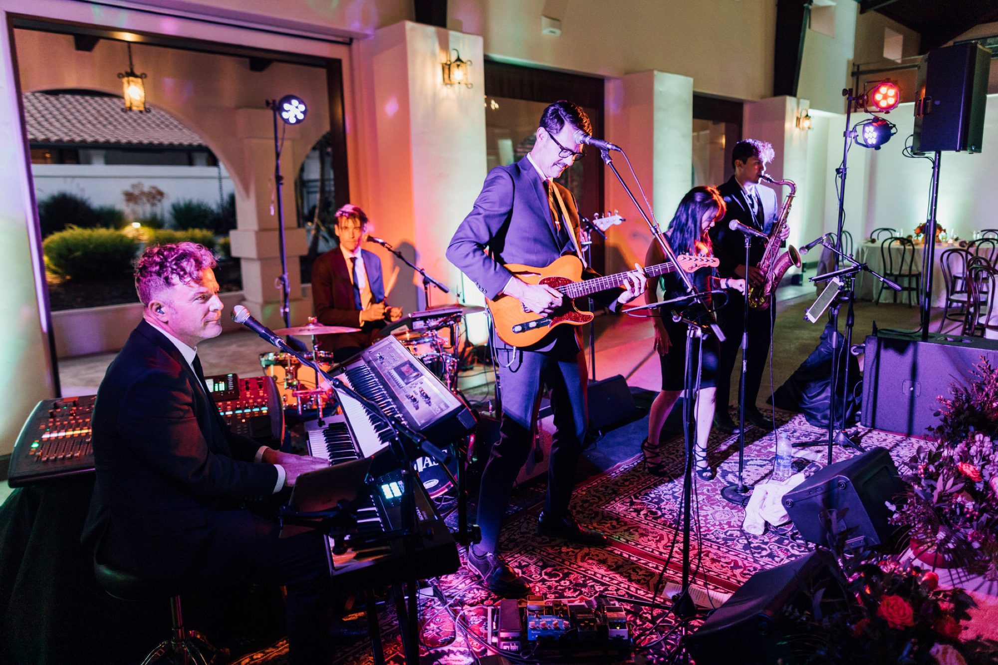 live music at La Lomita Ranch wedding photographed by Jessica Sofranko