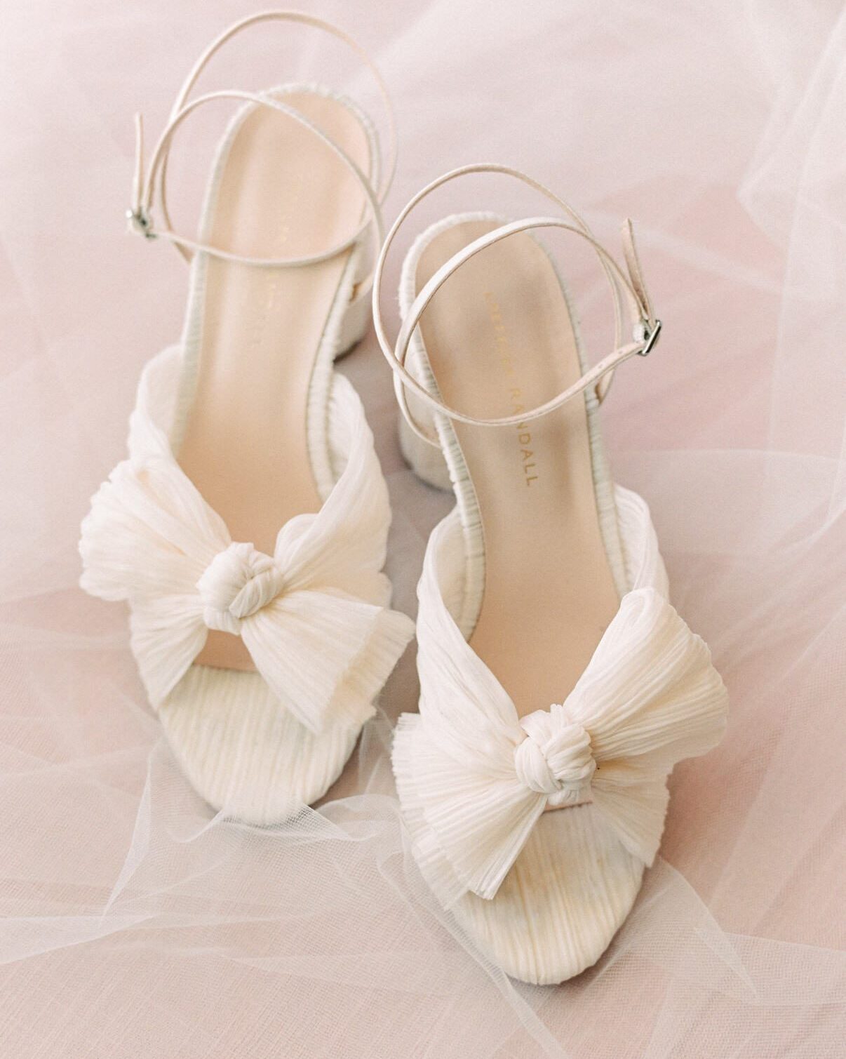 wedding day bridal shoes by white barn edna valley photographer Jessica Sofranko